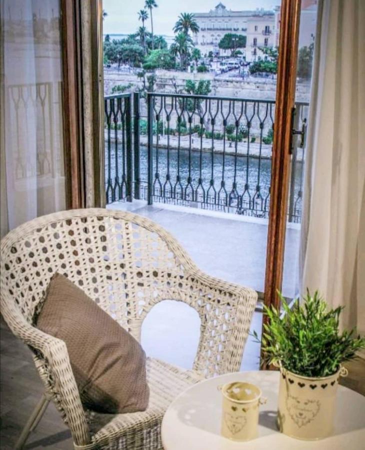 Castello Aragonese Suites Taranto Exterior photo
