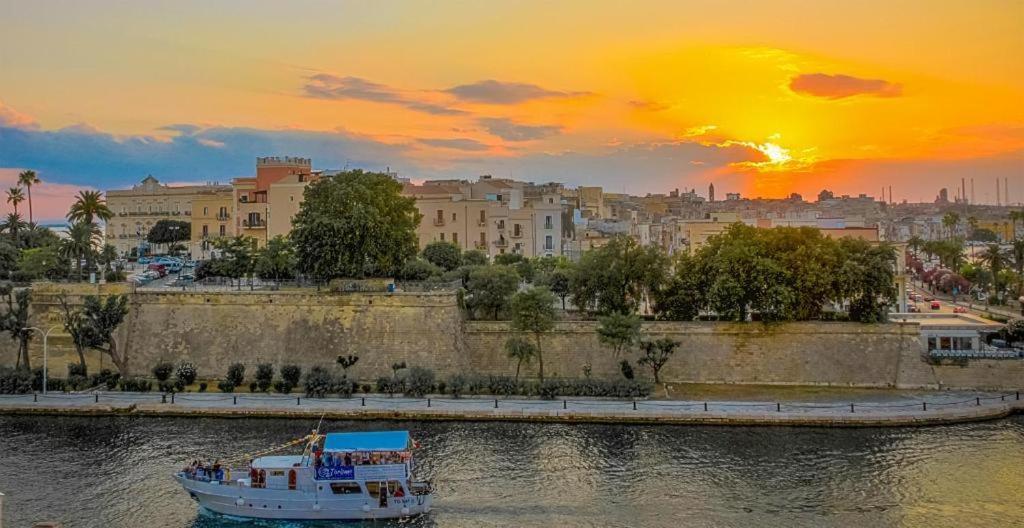 Castello Aragonese Suites Taranto Exterior photo